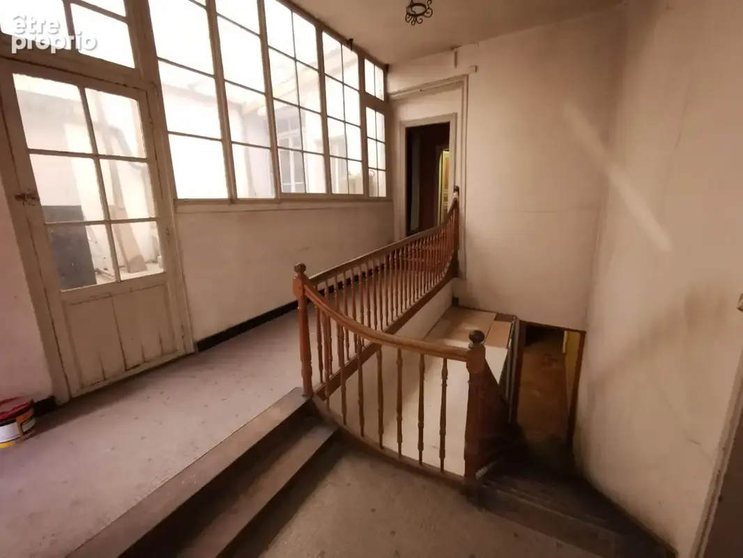 Maison de 251 m2 à rénover avec local commercial - photo 8