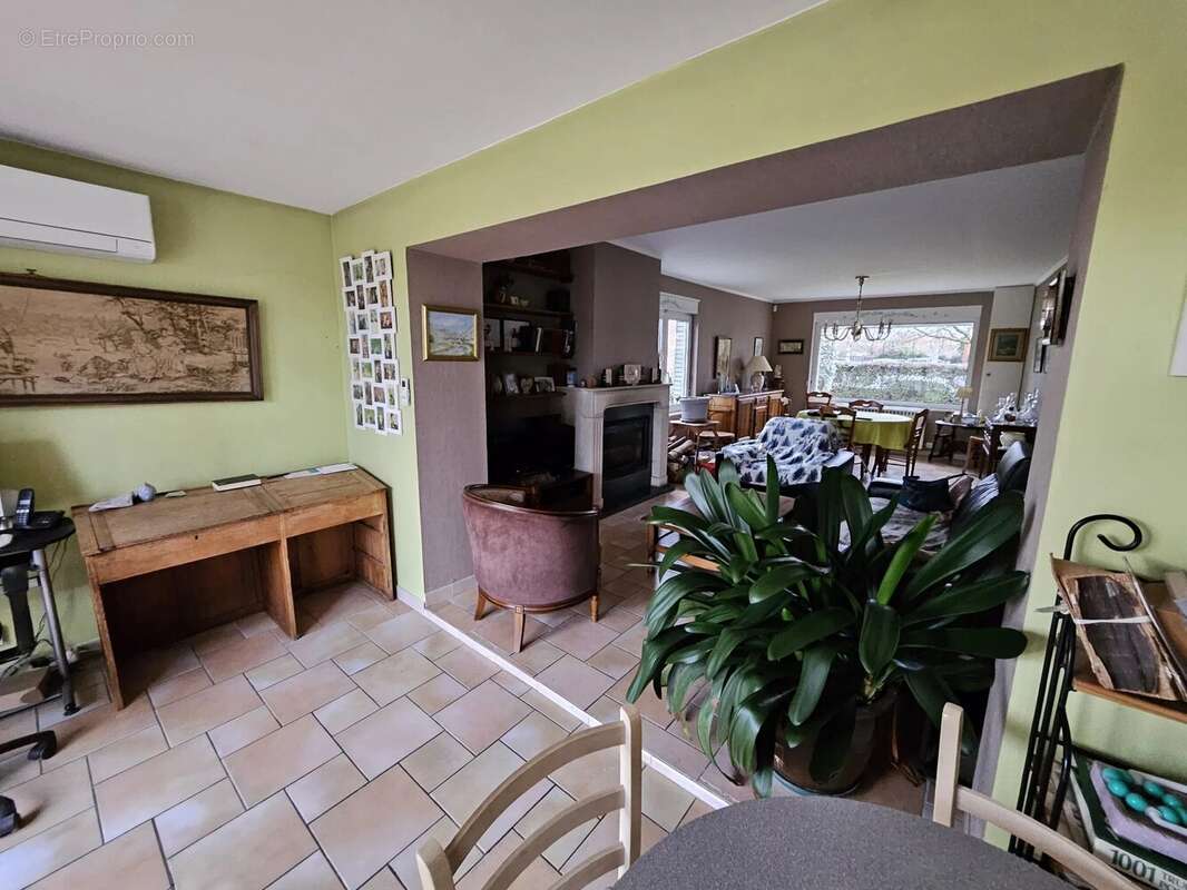 Maison à NEUVILLE-EN-FERRAIN