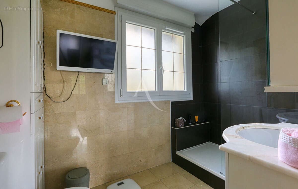 Maison à SAINT-ETIENNE-DU-ROUVRAY