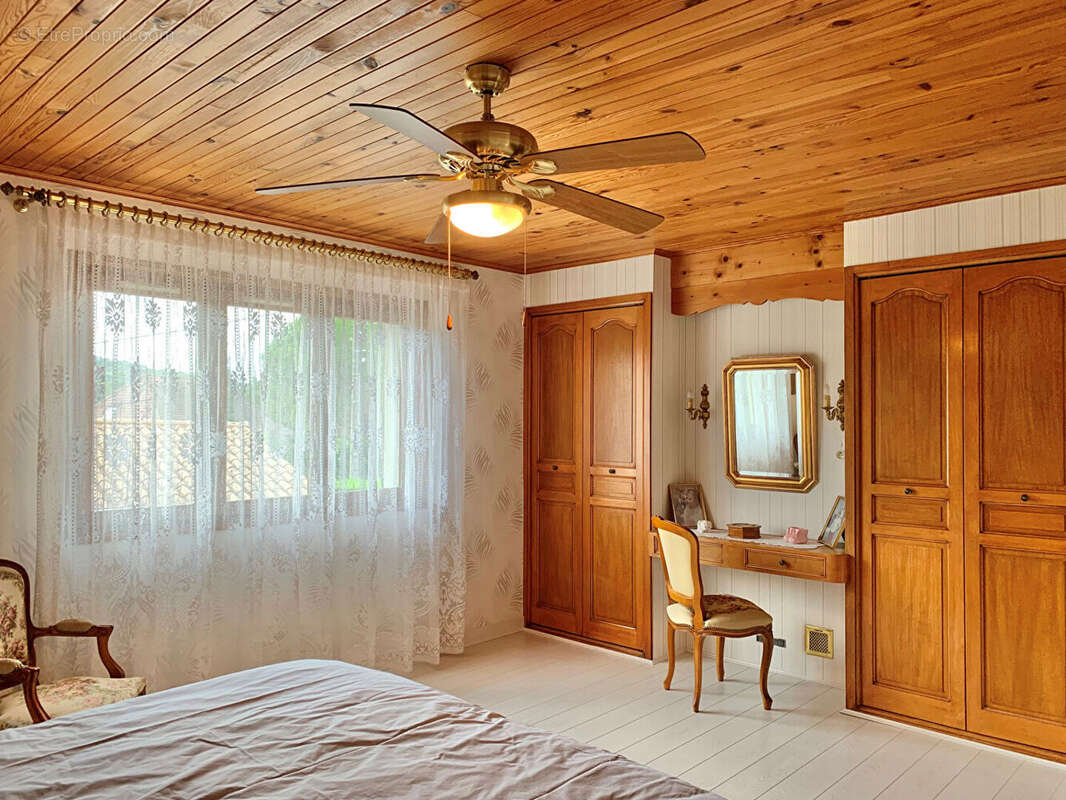 Appartement à MEYRIE