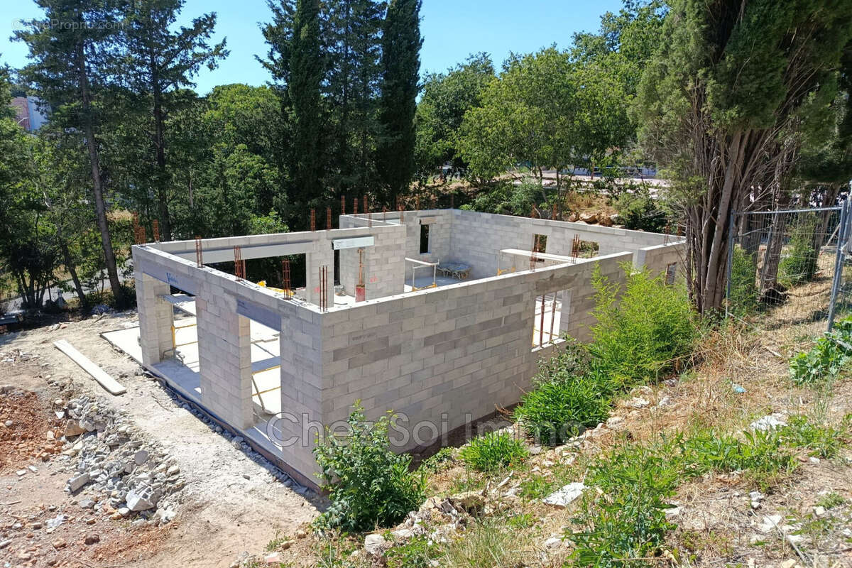 Maison 178 m² à Grasse  - photo 2