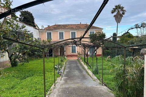 Maison à ANTIBES