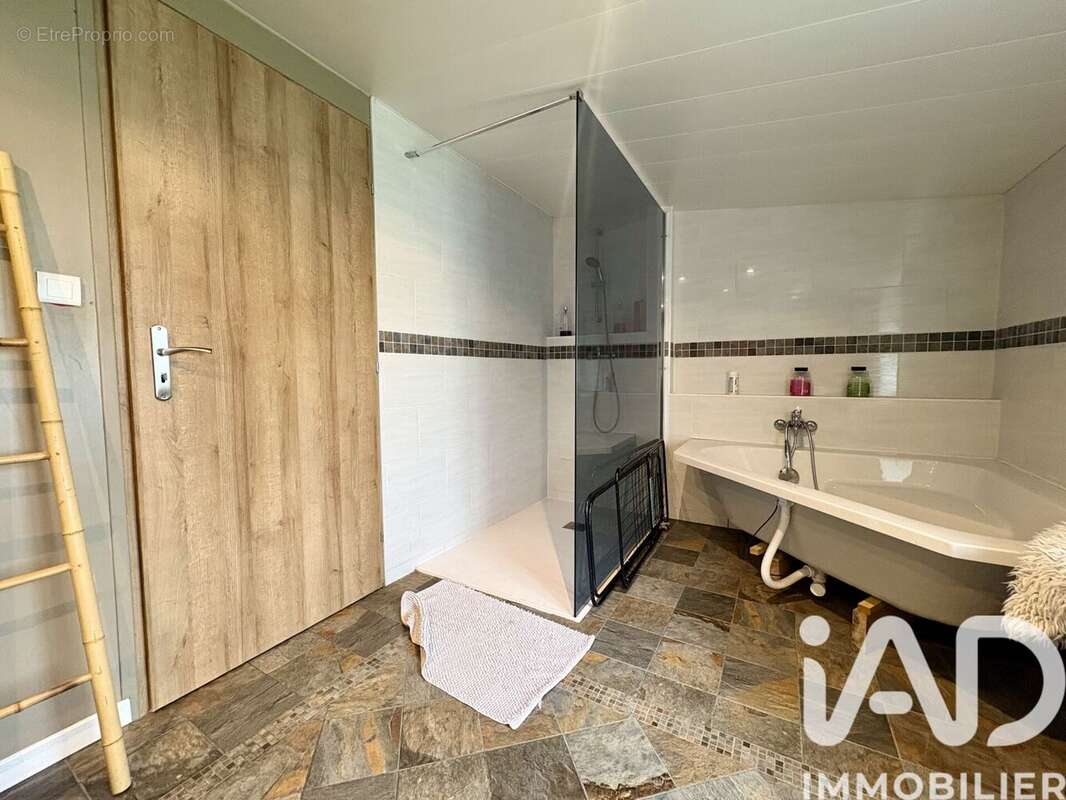 Maison 139 m² à Amplier  - photo 7