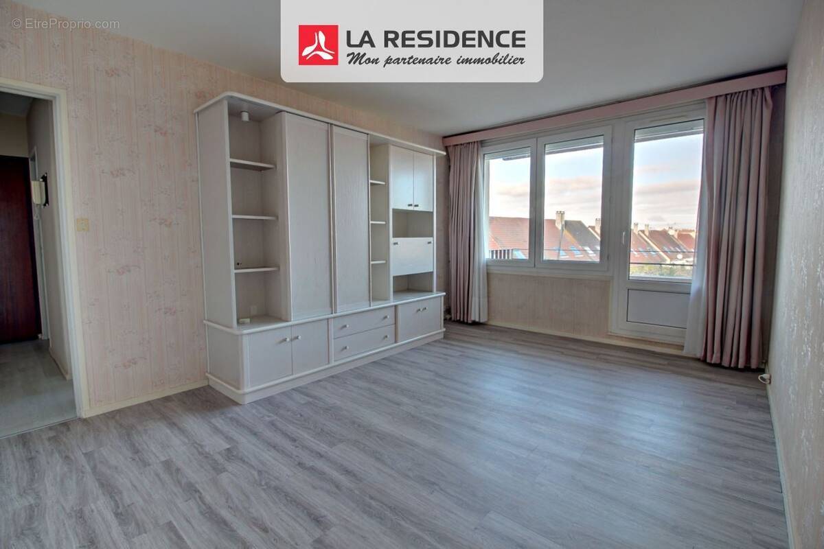 Appartement à LES MUREAUX