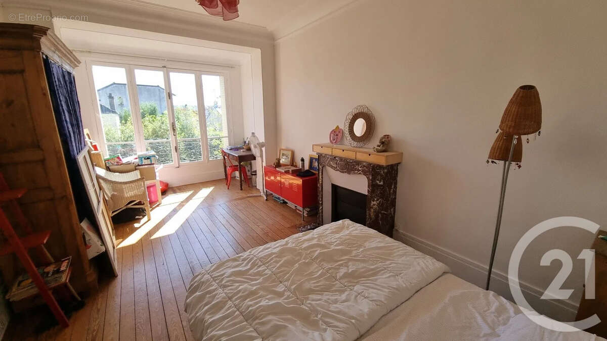 Maison à SAINT-MAUR-DES-FOSSES