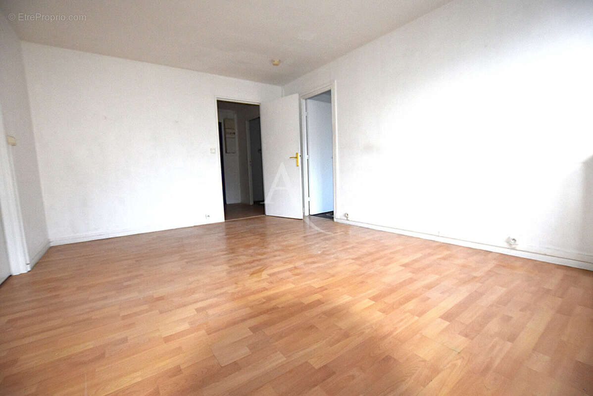 Appartement à COMBS-LA-VILLE