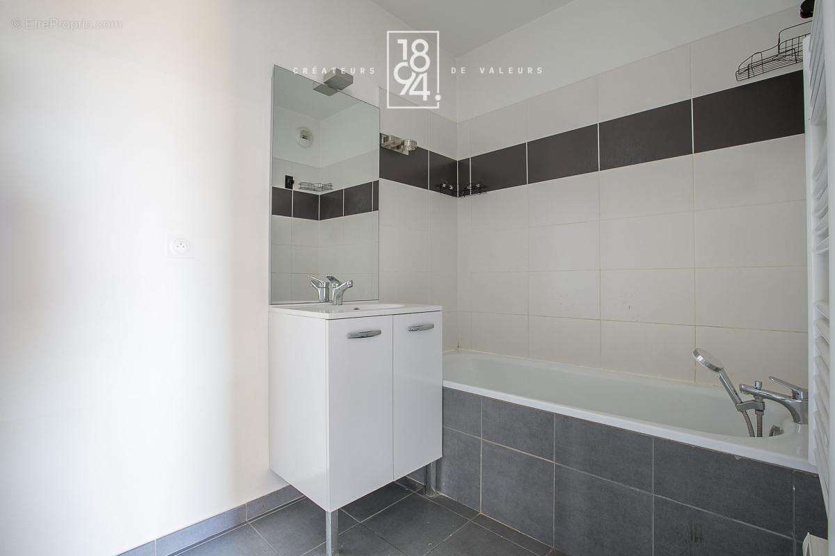 Appartement recent t3 64 m 2 terrasse sud place de parking - photo 8