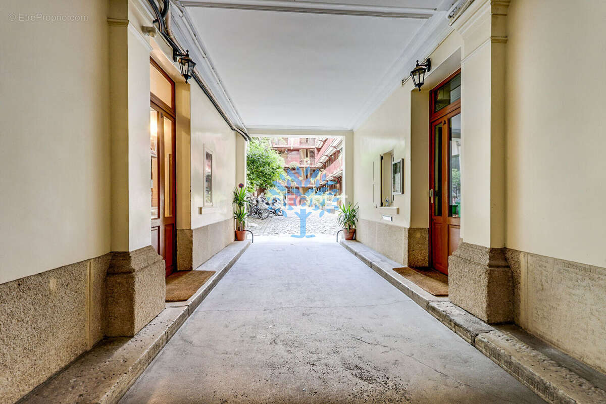 Appartement à PARIS-11E