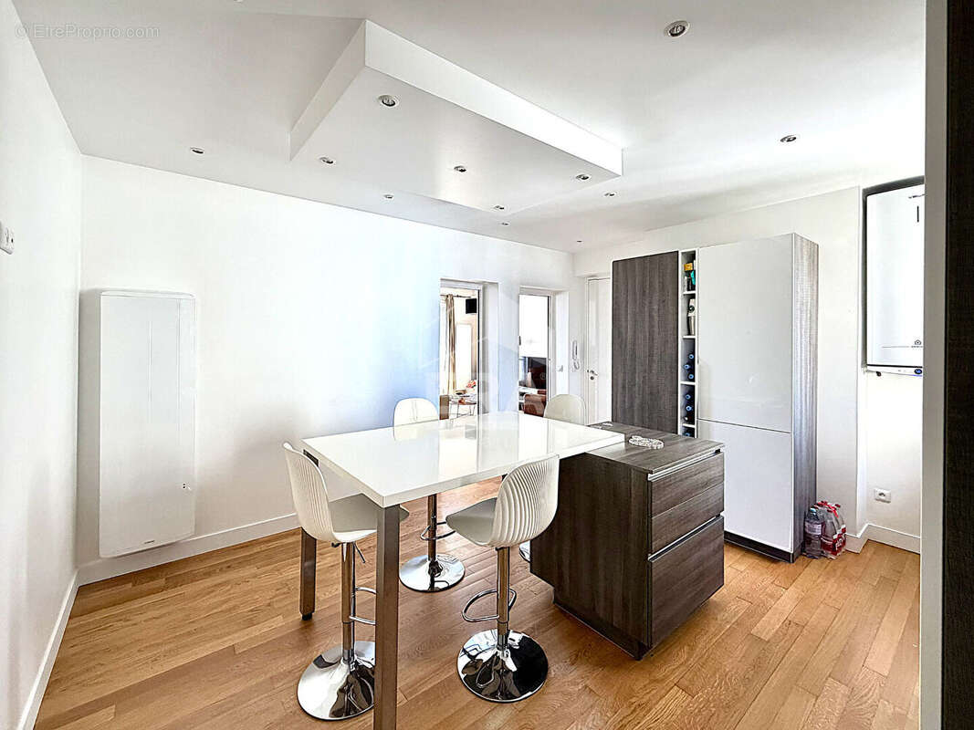 Appartement à LEVALLOIS-PERRET