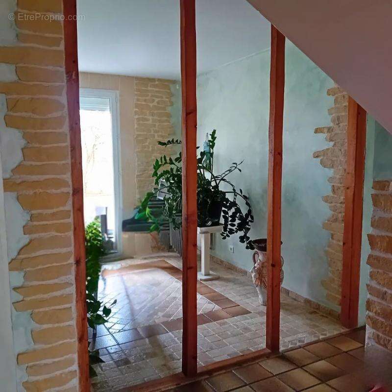 Maison à LES ECRENNES