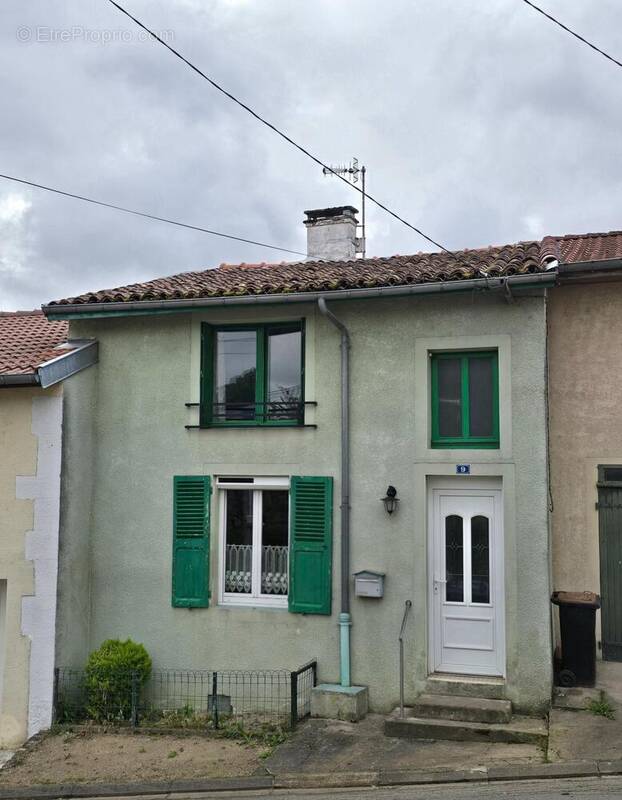 Photo 1 - Maison à LES MONTHAIRONS