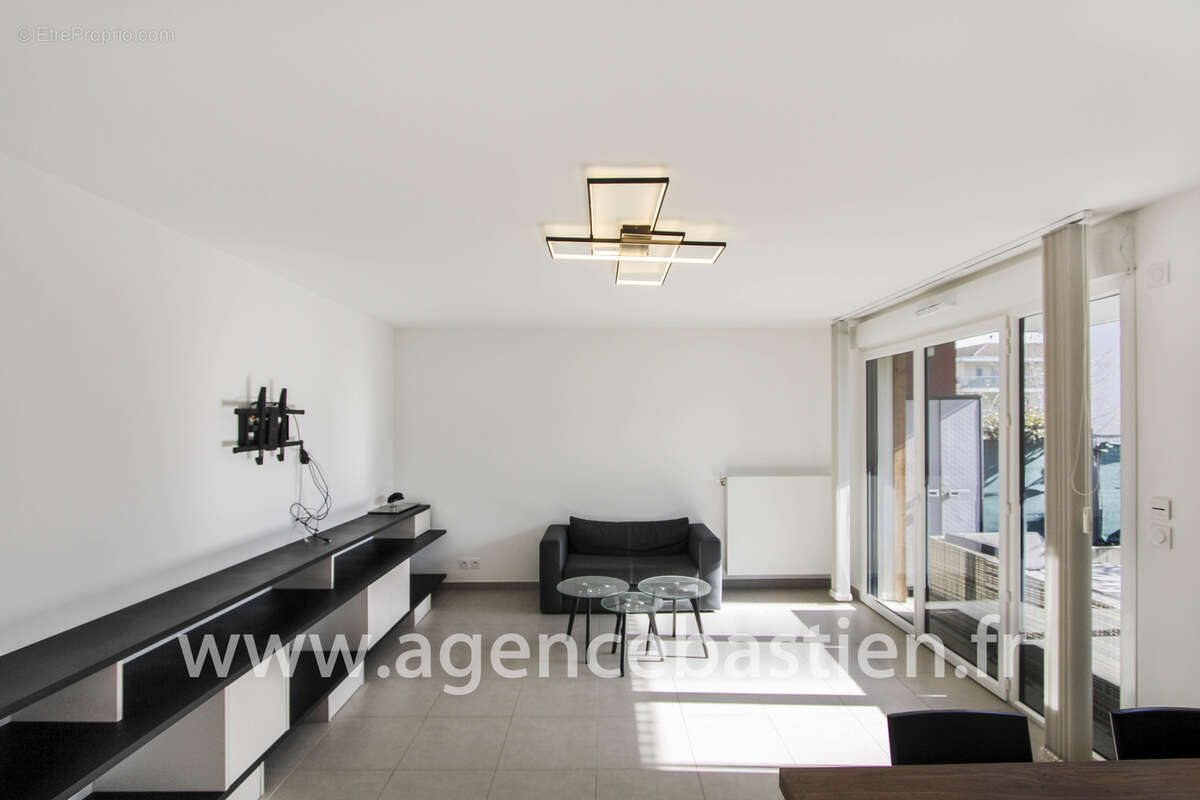 Appartement à FERNEY-VOLTAIRE