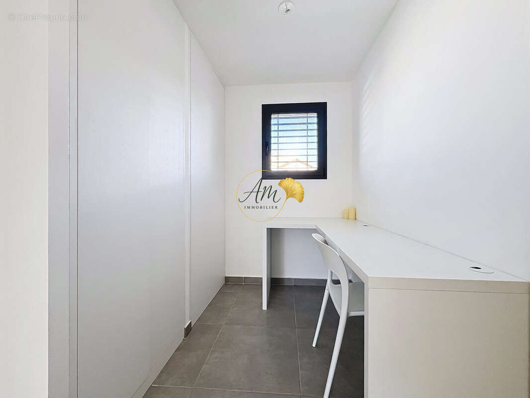 Appartement à VALLAURIS