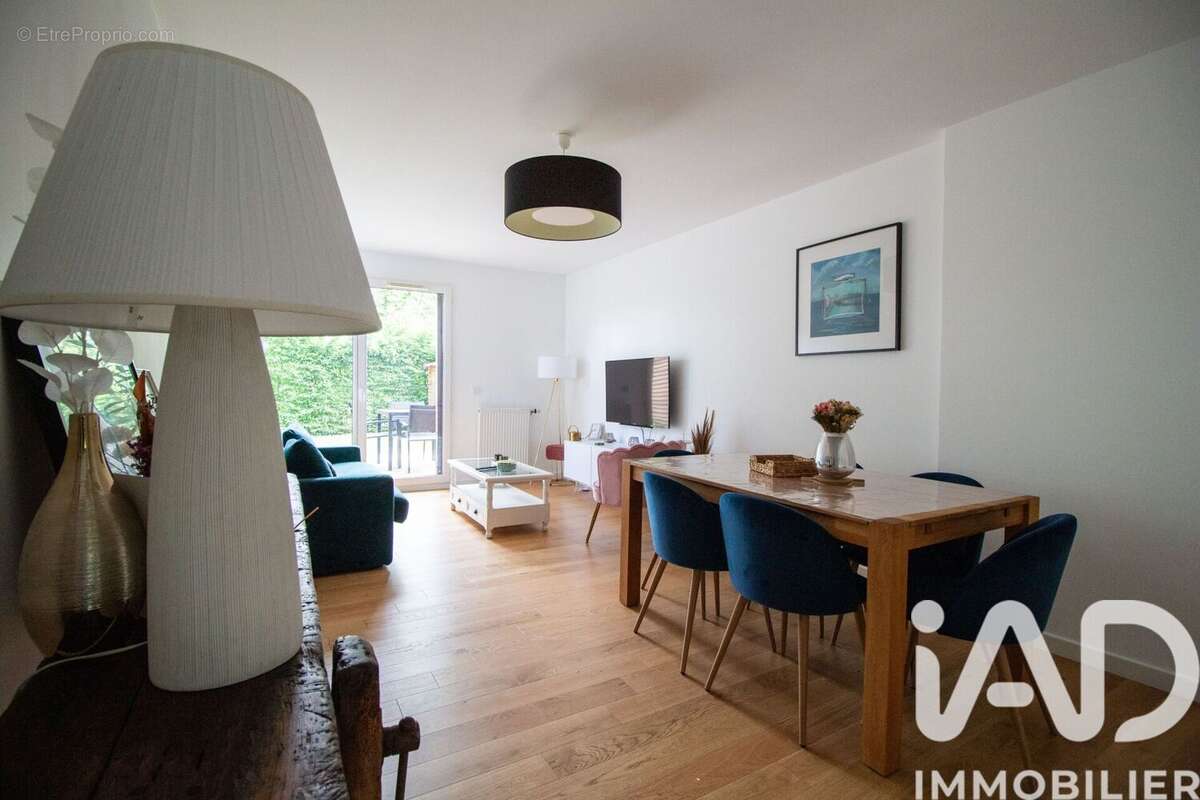 Photo 2 - Appartement à SAINTE-GENEVIEVE-DES-BOIS
