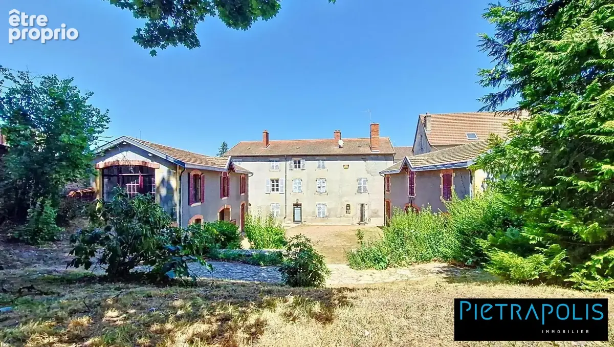 Maison 10 pièces 490 m² à vendre à La Clayette (71800) - photo 2