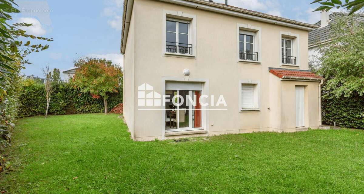 Maison à CHILLY-MAZARIN