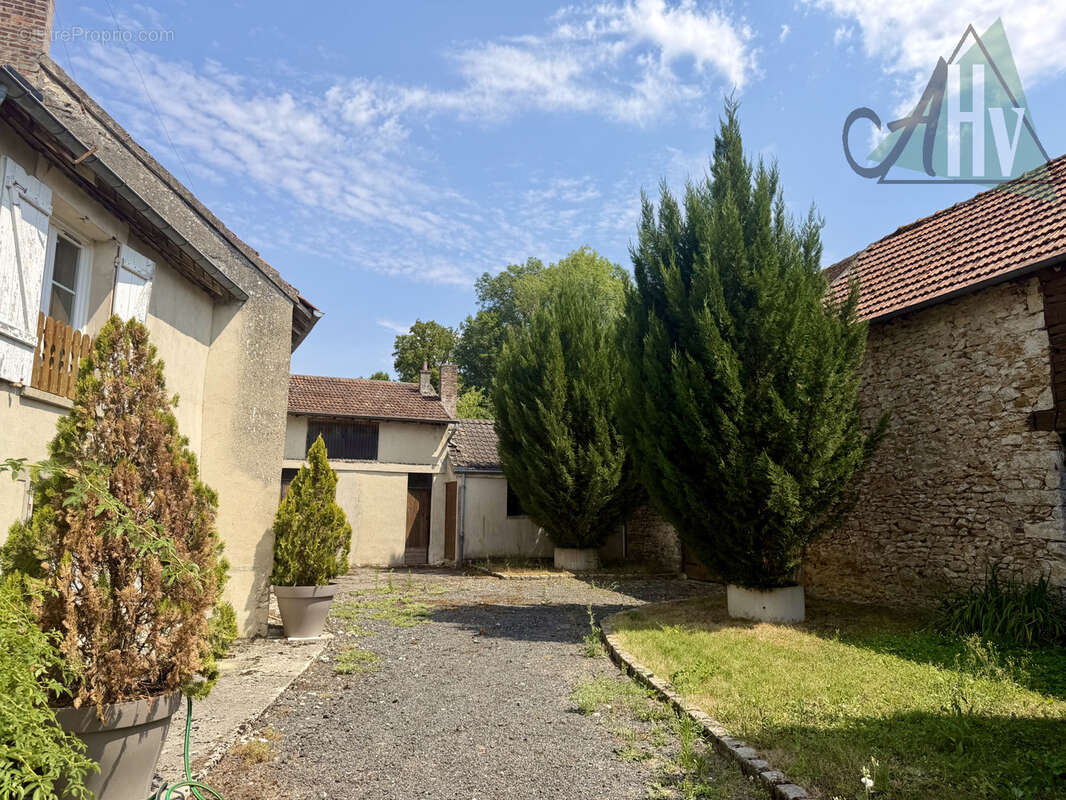 Maison à rénover - 95 m2 - Chalautre-la-Petite - photo 3