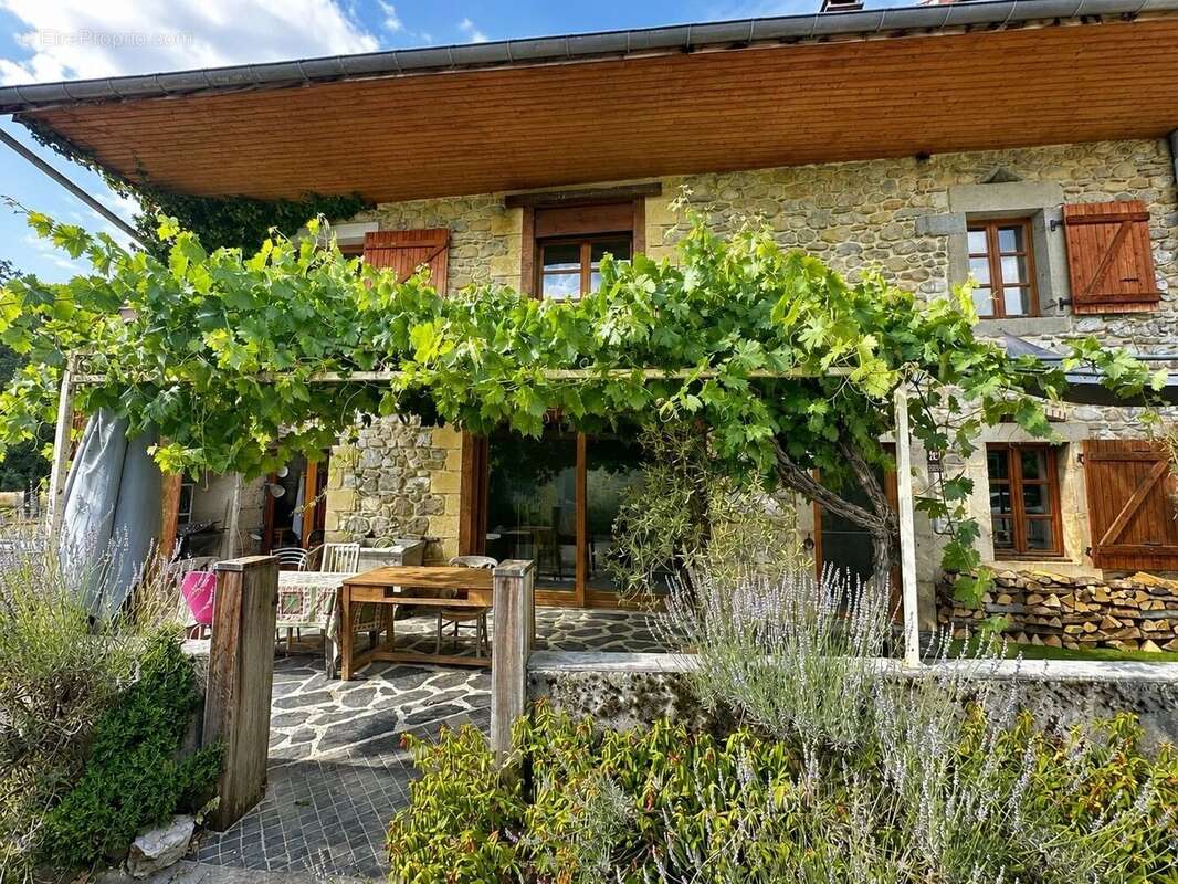 Maison 226 m² à Montcel  - photo 3