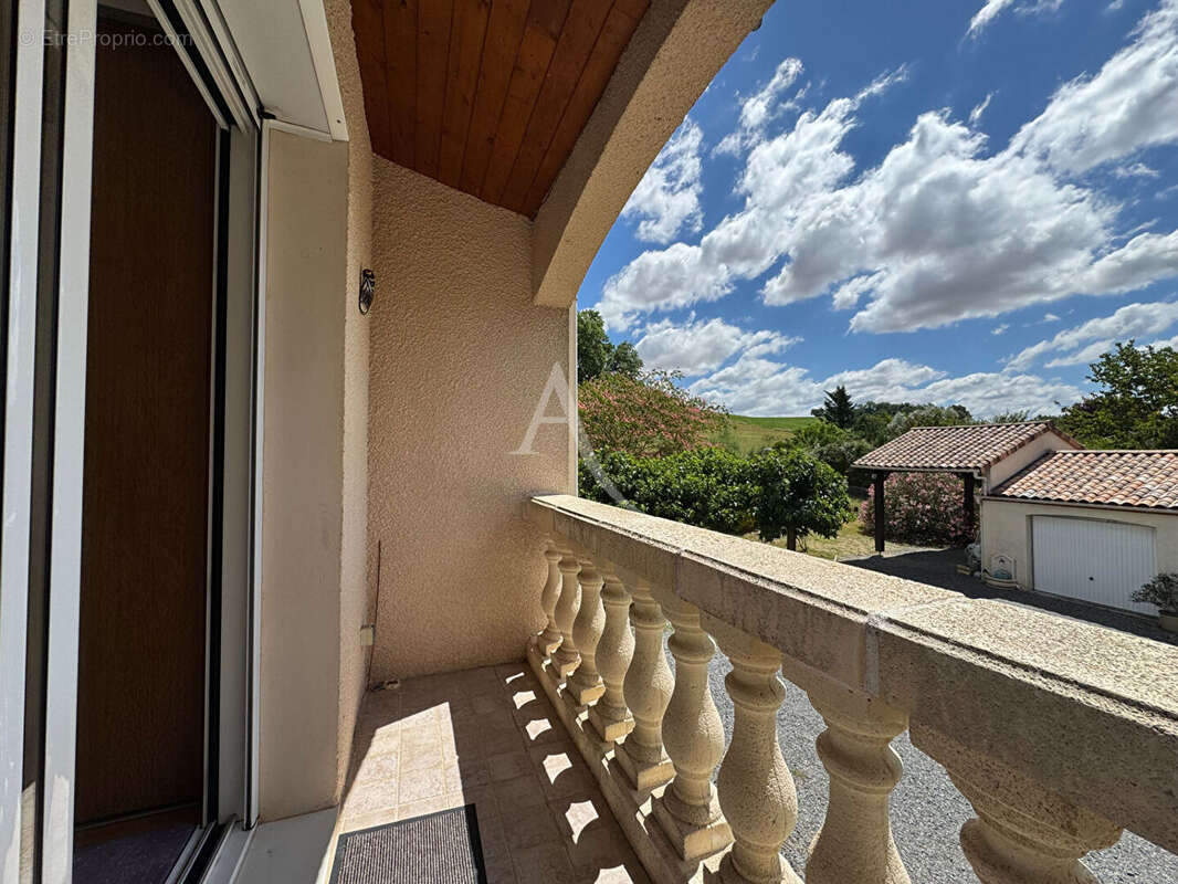 Labessiere-candeil. maison de +/- 131 m² - photo 12