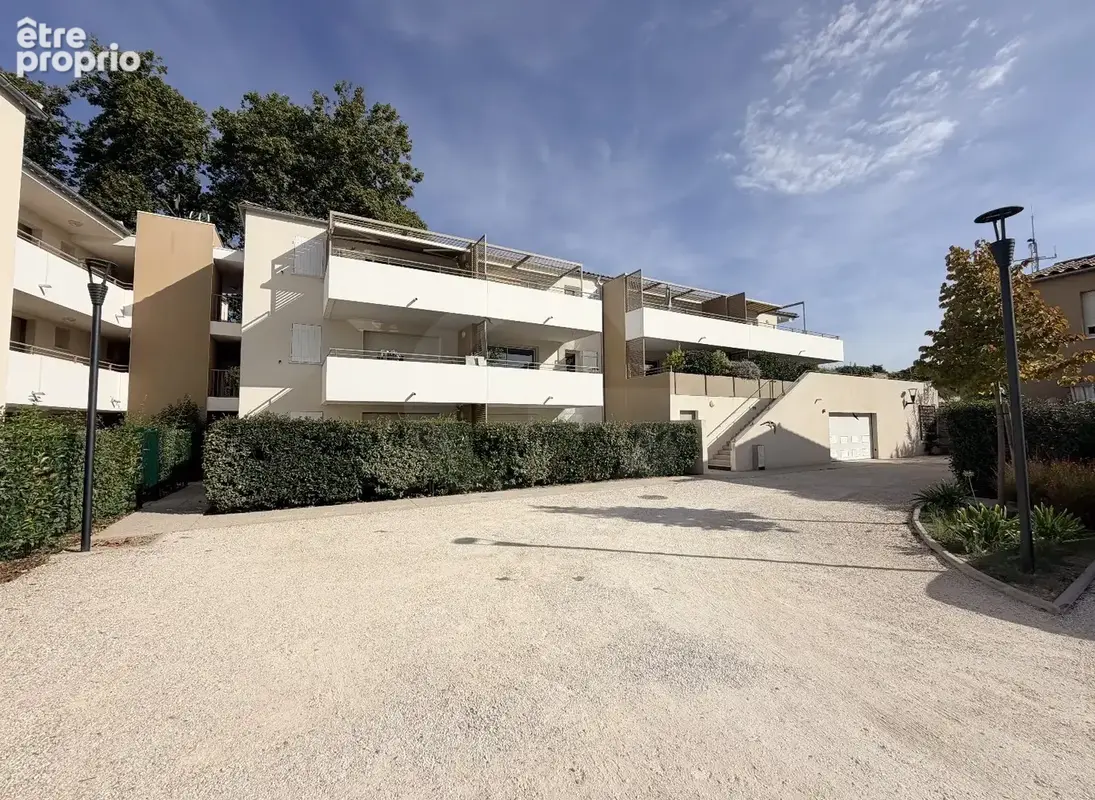 Superbe T2 récent avec terrasse et stationnement privatif - photo 8