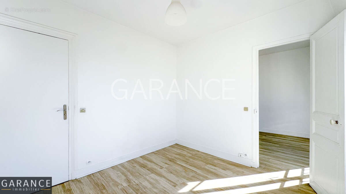 Appartement à PARIS-14E