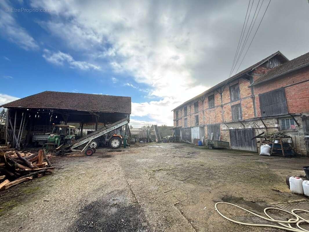 Maison à ONCY-SUR-ECOLE
