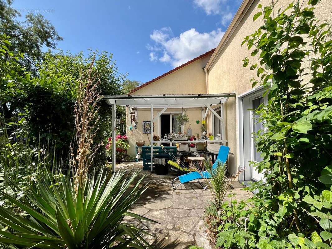 Photo 2 - Appartement à COMBS-LA-VILLE