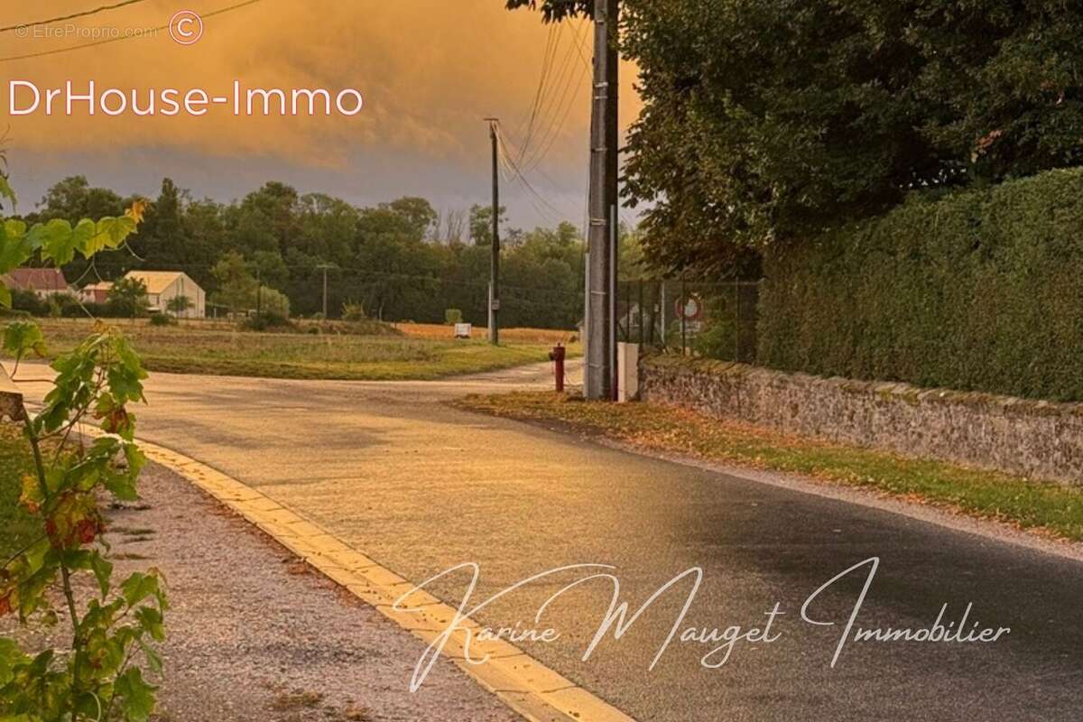 Terrain à LUMIGNY-NESLES-ORMEAUX