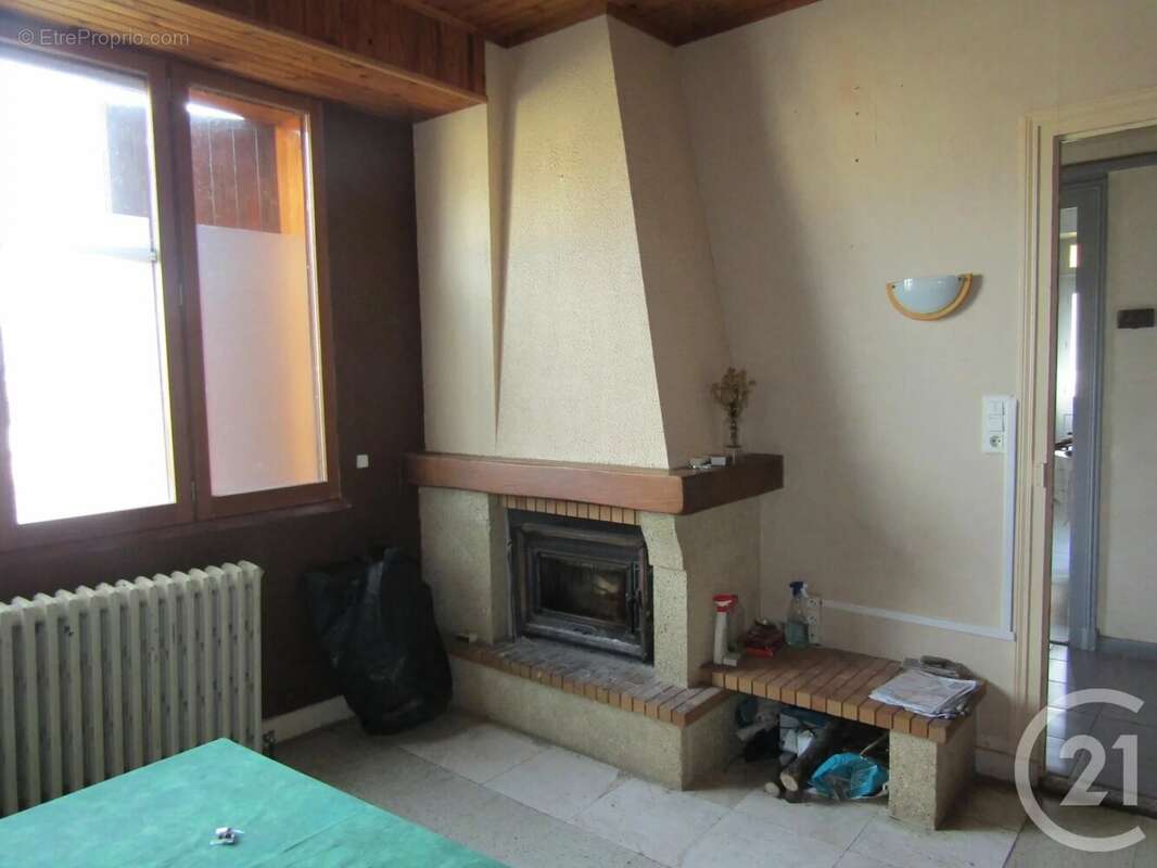 Maison à CHEF-BOUTONNE