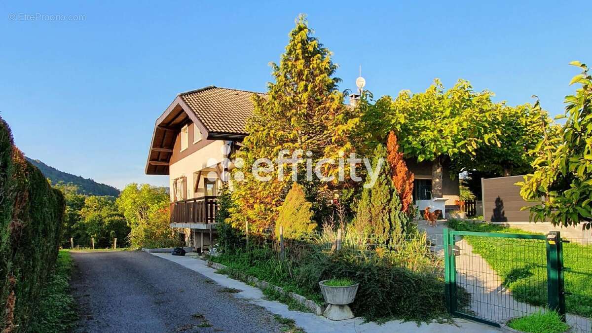 Maison à ALBY-SUR-CHERAN