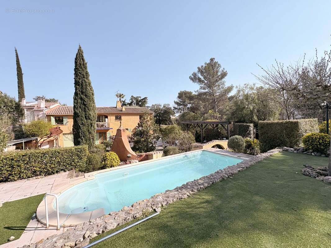Maison à LE MUY