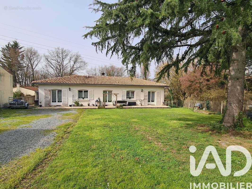 Photo 2 - Maison à FONTCOUVERTE