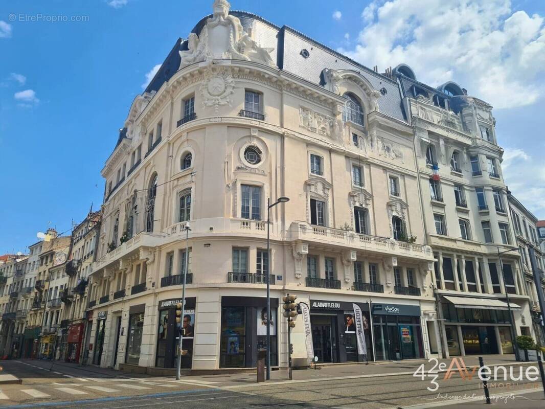 Appartement à SAINT-ETIENNE