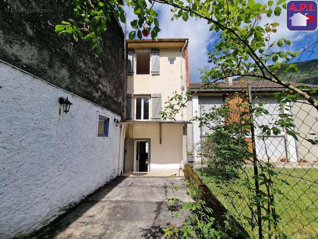 Maison à CAPOULET-ET-JUNAC
