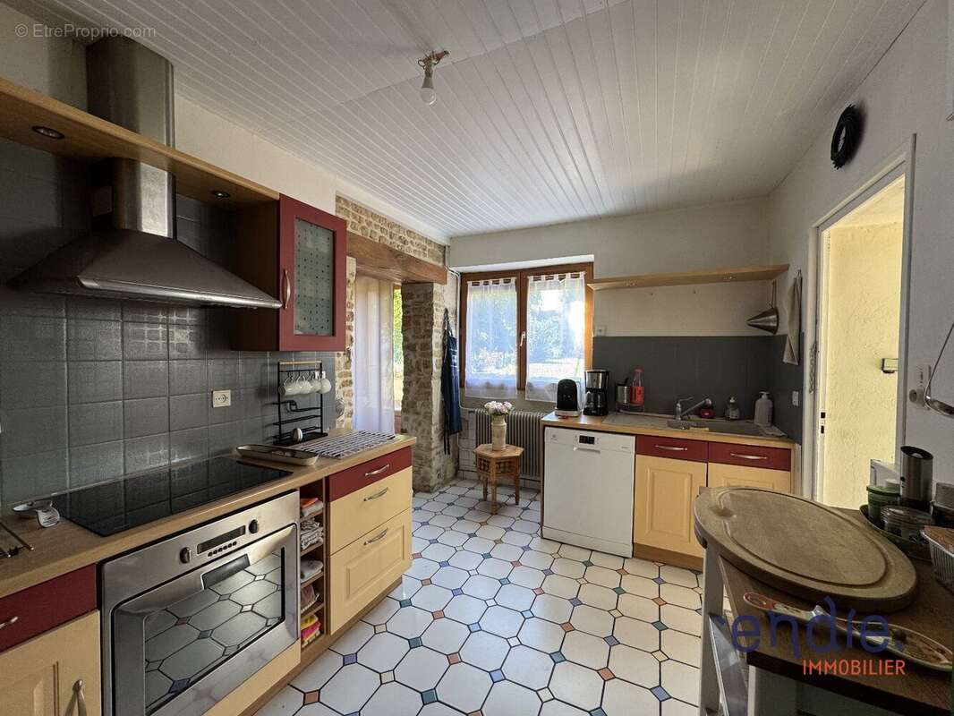 Maison à CLINCHAMPS-SUR-ORNE