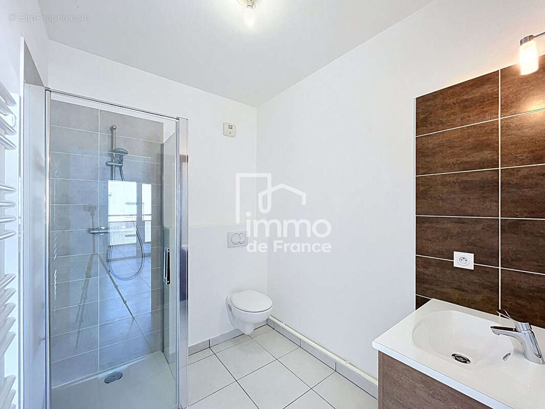 Studio récent 29m2 avec balcon et parking proche Genève - photo 8