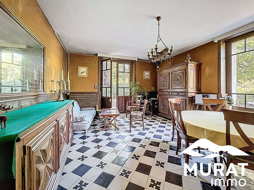 Maison à SAINT-AMANT-TALLENDE