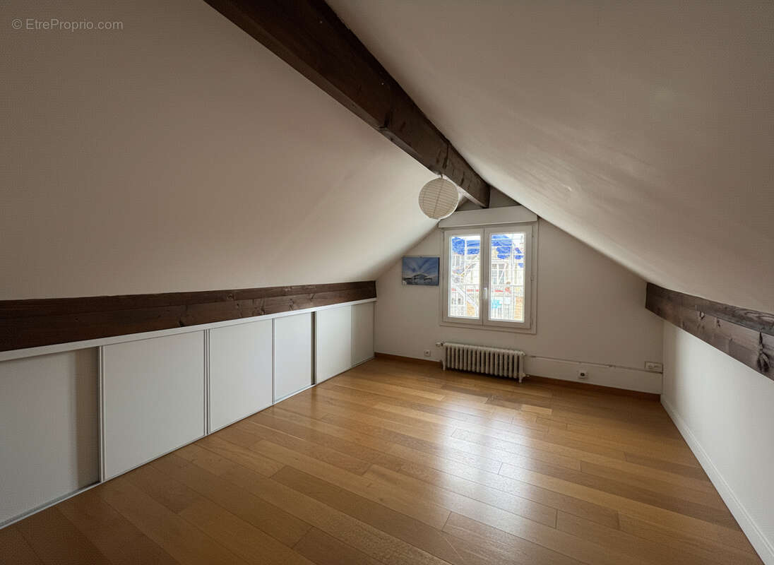 Maison à VERRIERES-LE-BUISSON