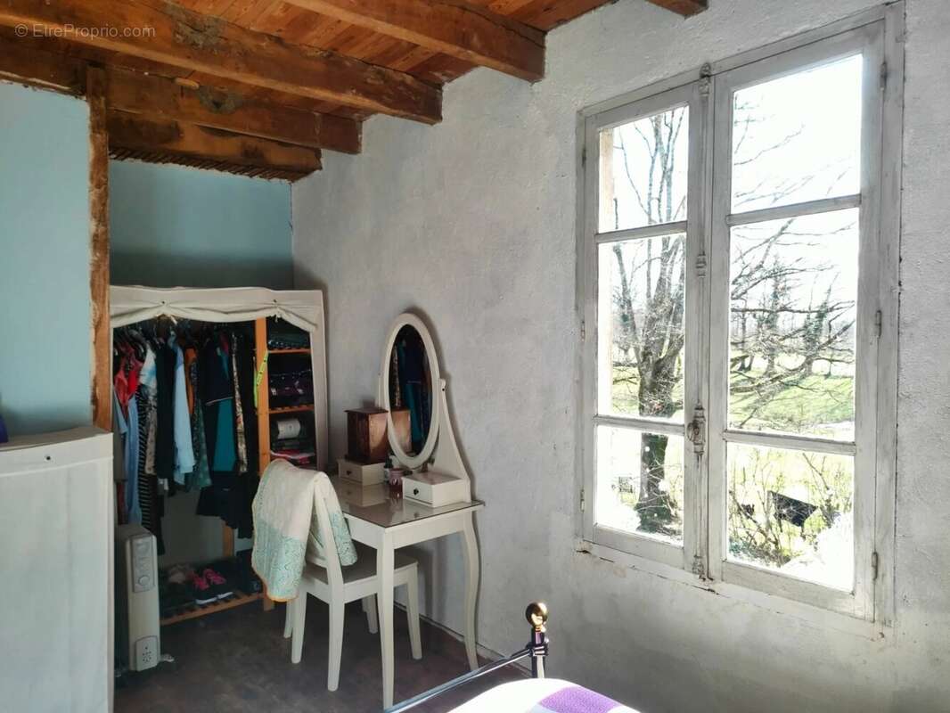 Maison à SAINT-LAURENT-SUR-GORRE