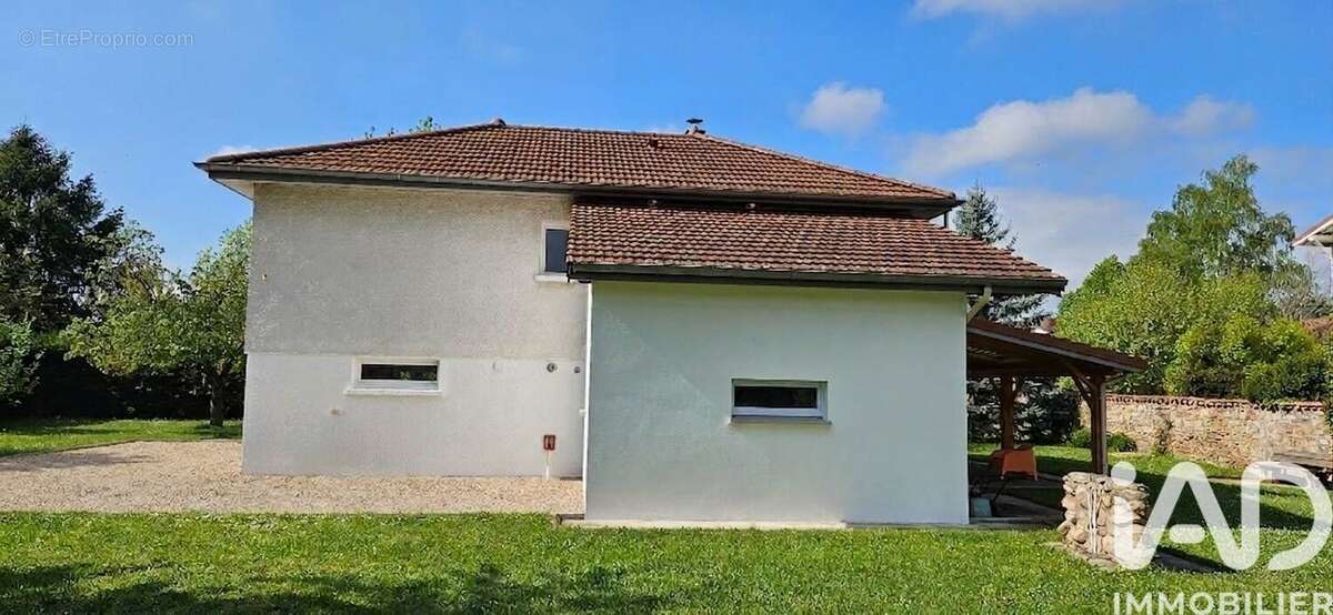 Photo 3 - Maison à SAINT-JUST-SAINT-RAMBERT