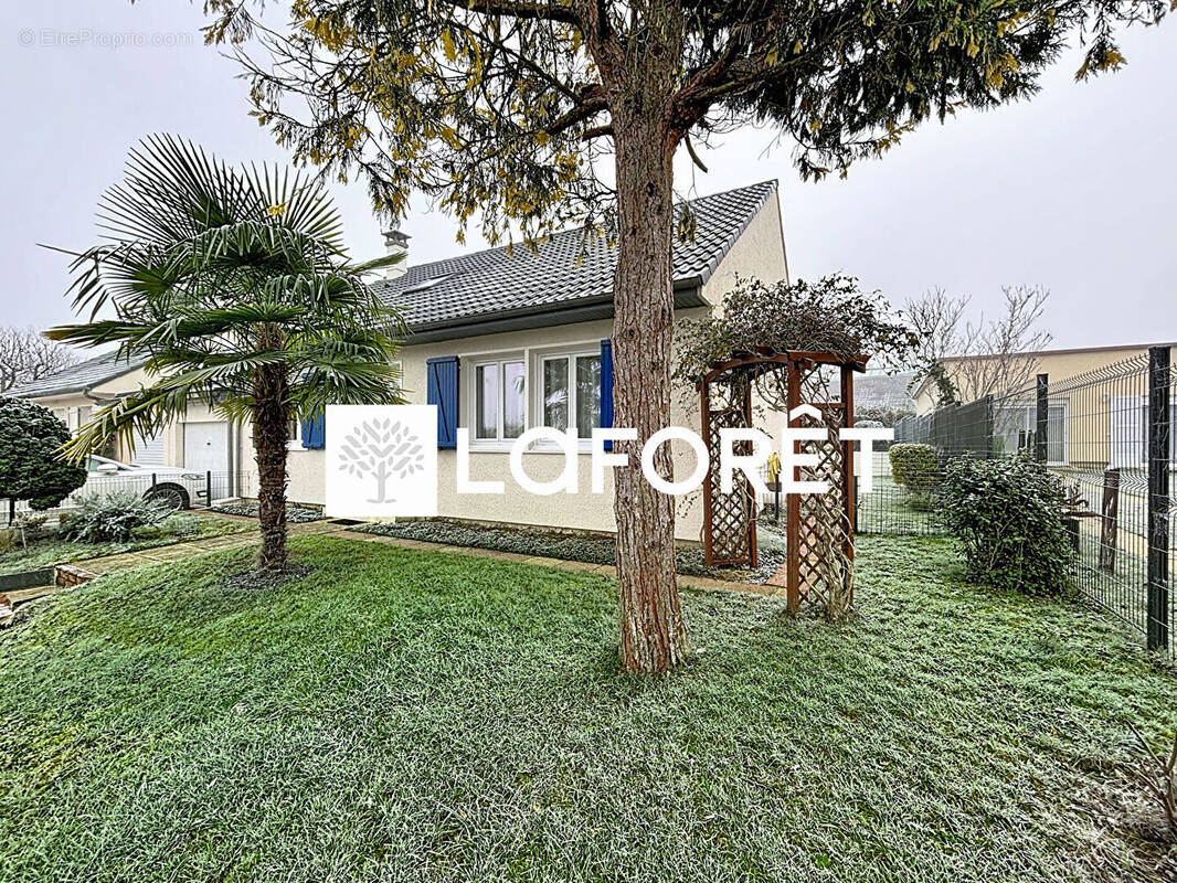 Maison à MOISSY-CRAMAYEL