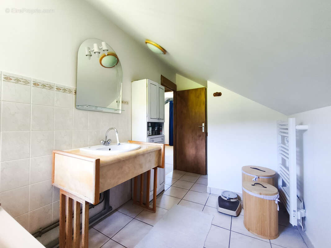Maison à CRANVES-SALES