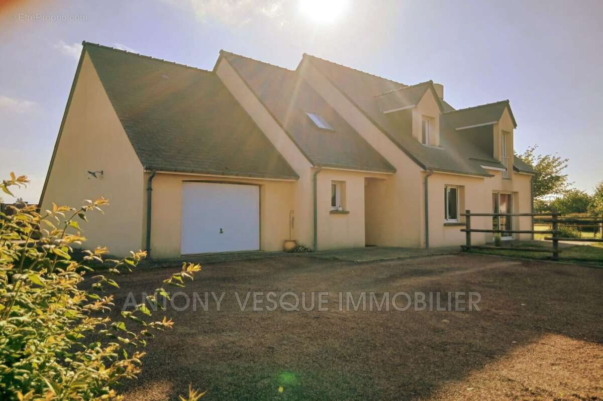 Maison à AGON-COUTAINVILLE