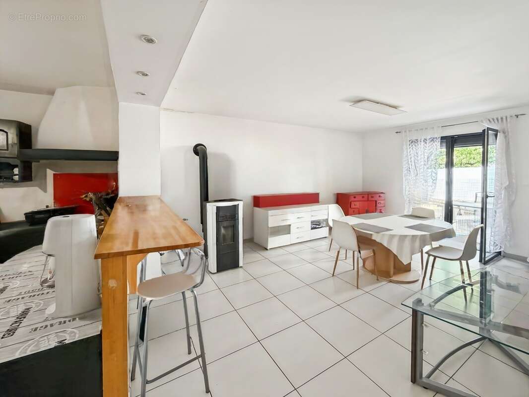 Maison de 100 m2 à MONTCEAU LES MINES avec terrain - photo 7