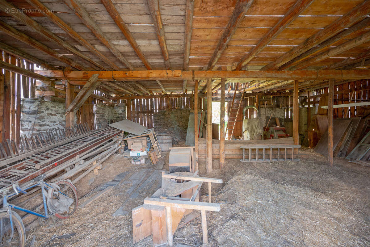 Maison à LES ALLUES