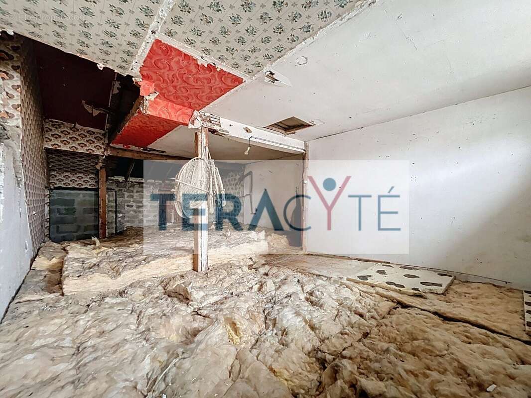 ETAGE - Appartement à VILLARS-LES-DOMBES