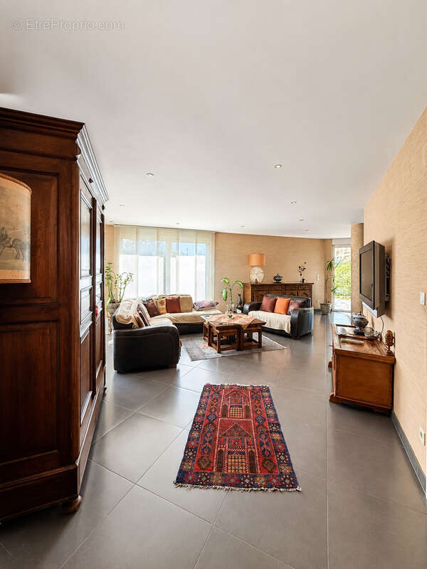 Berstett - L’esprit maison dans une petite copropriété   5 pièces de 141,63 m2 avec jardin, terrasse, garage - photo 6