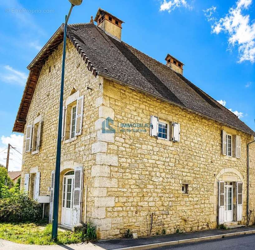 Maison à ARC-ET-SENANS
