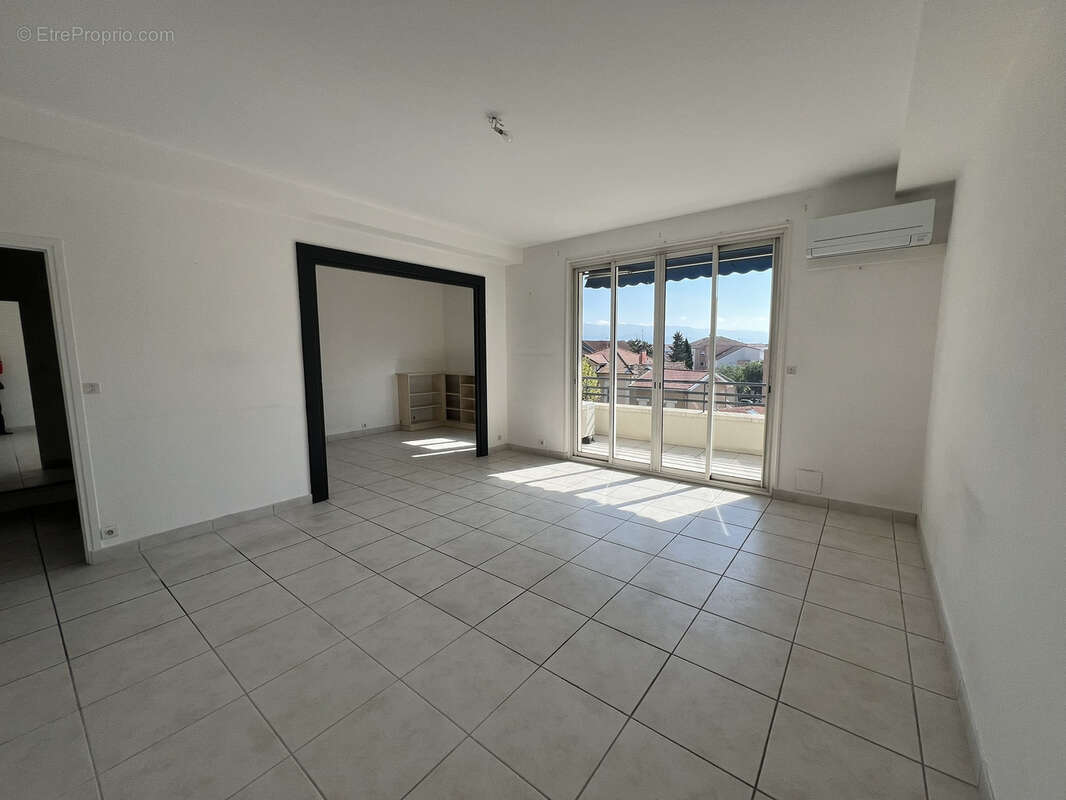 Appartement à ROMANS-SUR-ISERE