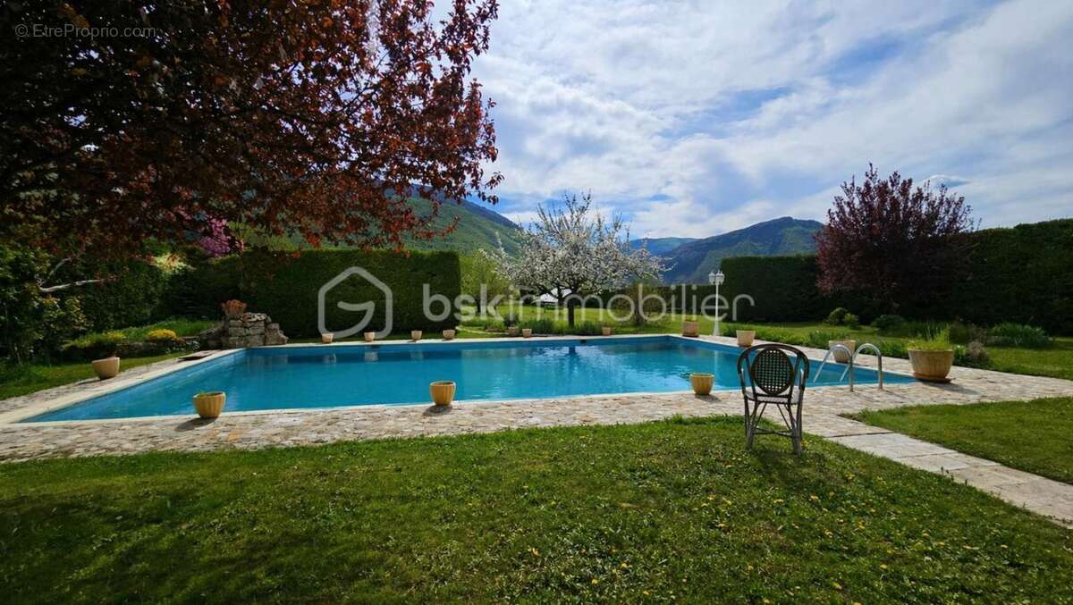 Maison à LA BATIE-MONTSALEON